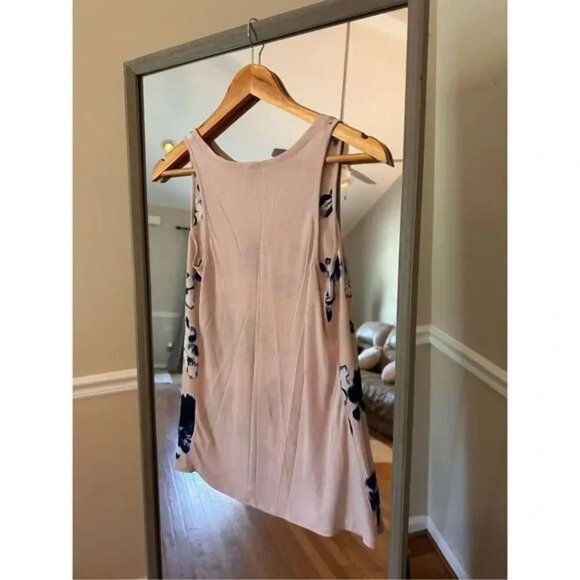 Express‎ XS sequins Floral Top Pink - Picture 3 of 3